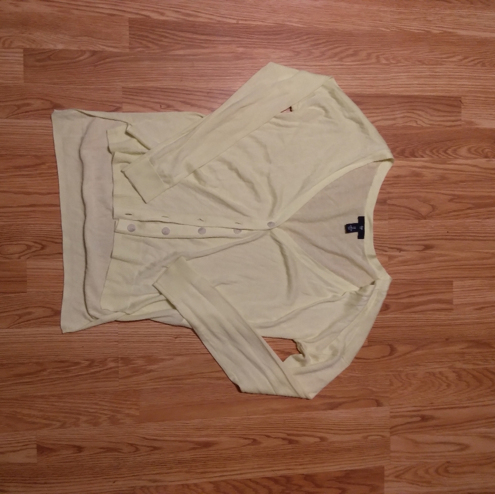 Gap size S light yellow cardigan